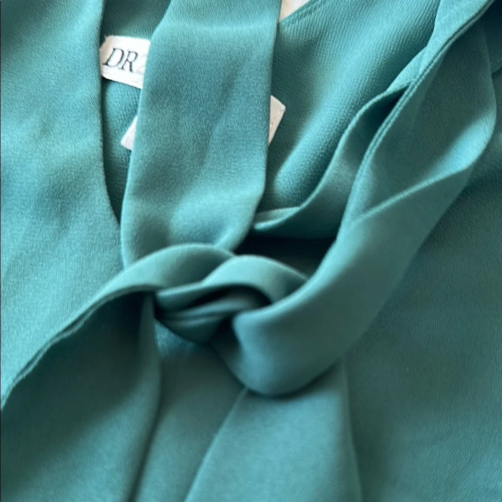 DR2 Teal Sleeveless Blouse . Flows great - Picture 6 of 6